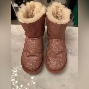 UGG size 5 Women’s / Big Kids Sparkly Pink Boots